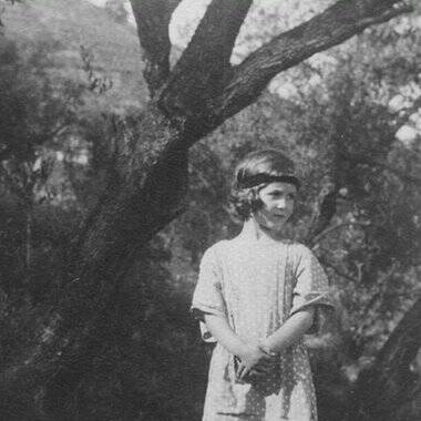 Anne Olivier Bell