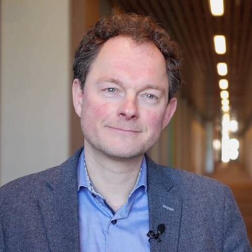 Dirk Bezemer