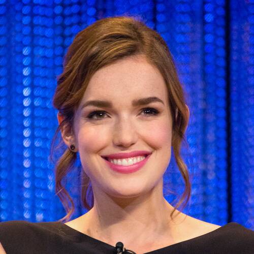 Elizabeth Henstridge