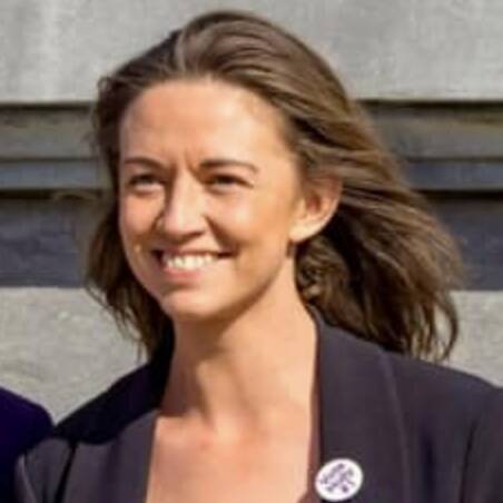 Holly Cairns
