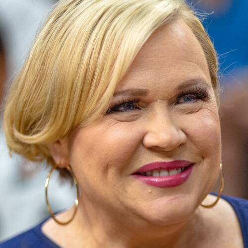 Holly Rowe