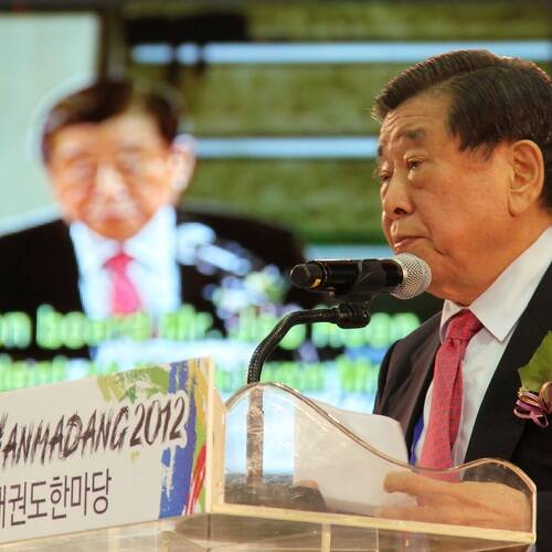 Kim Un-yong