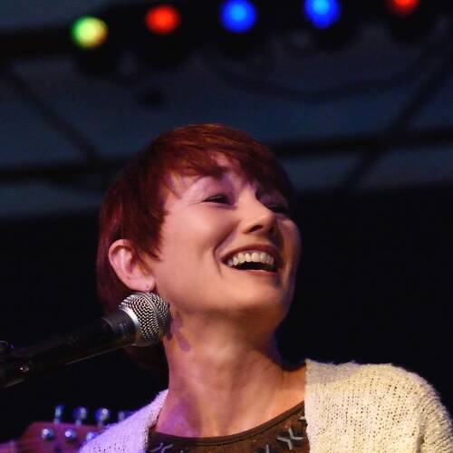 Lari White
