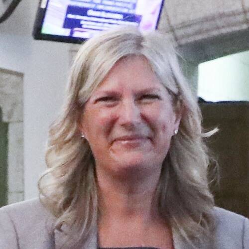 Leona Alleslev
