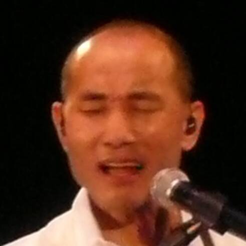 Lowell Lo