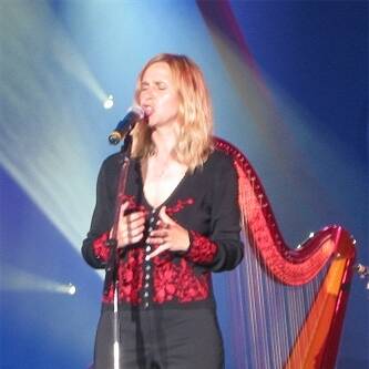 Siân James