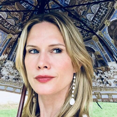 Stephanie March