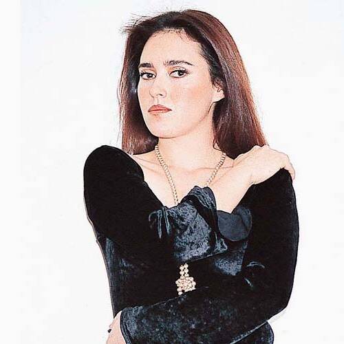 Yaprak Özdemiroğlu