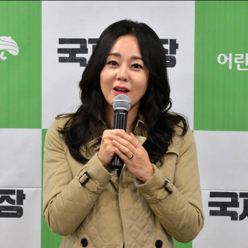 Yunjin Kim